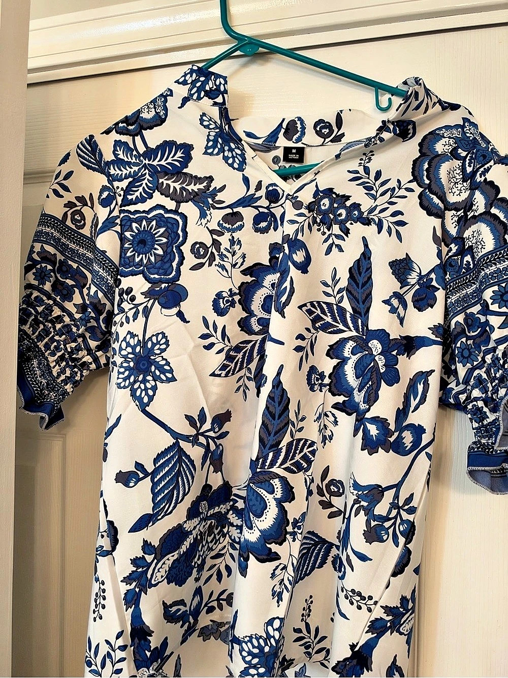 Floral Mini Dress in Blue & White Size Medium